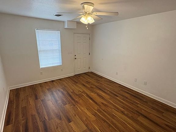 3rd image of 402 Circle H Dr #H