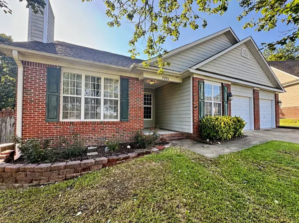 7701 Redwood Ave, Fayetteville, NC 28314