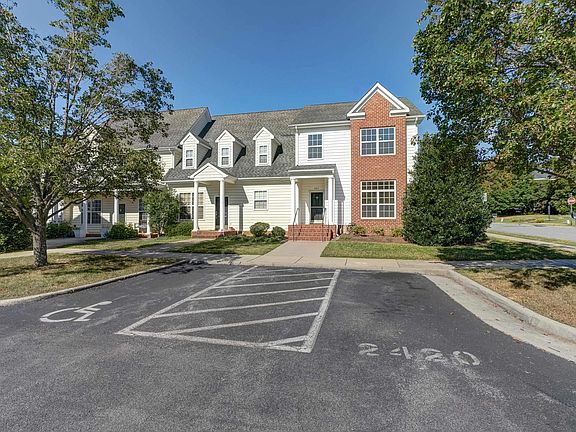3rd image of 2420 Bargamin Orchard Ln