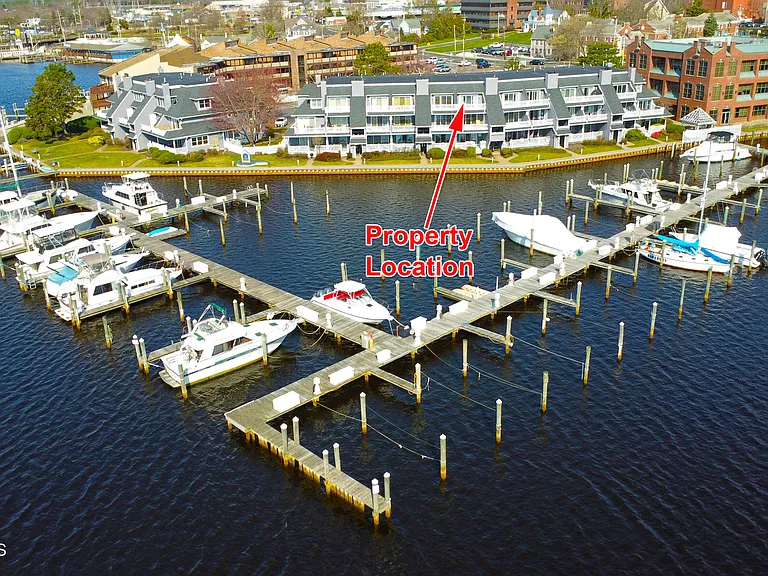 210 Spinnakers Cv — Photo 43