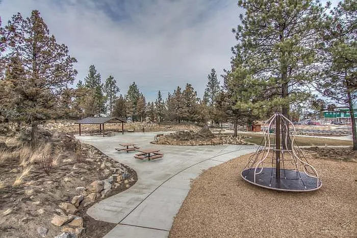 61541 Lorenzo Dr — Photo 25