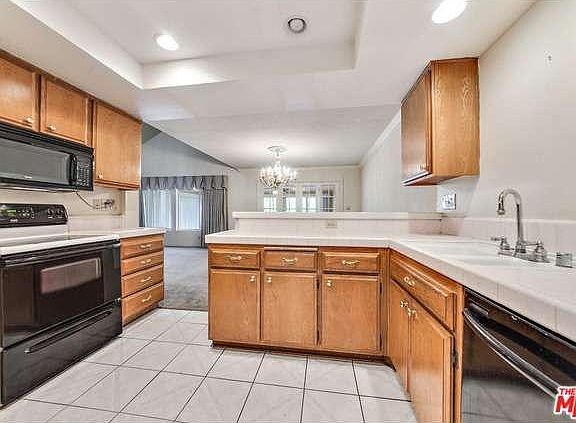4th image of 3763 Danbury Ln