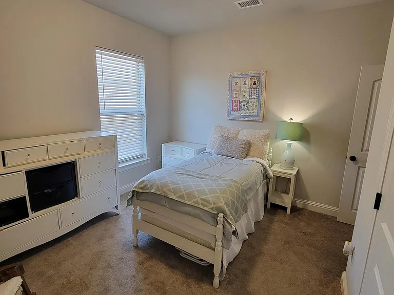 10165 Patrick Dr — Photo 38