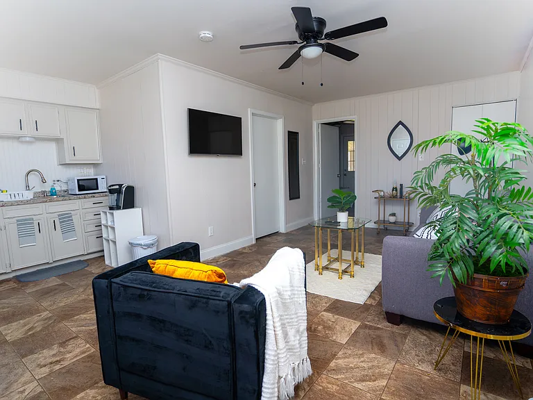 1801 Glenwick Ln #1 — Photo 8
