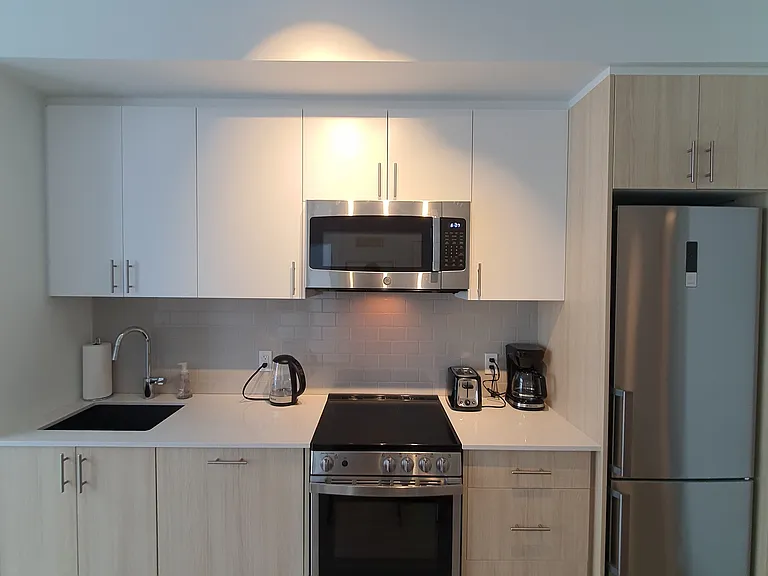 1195 The Queensway #807 — Photo 4