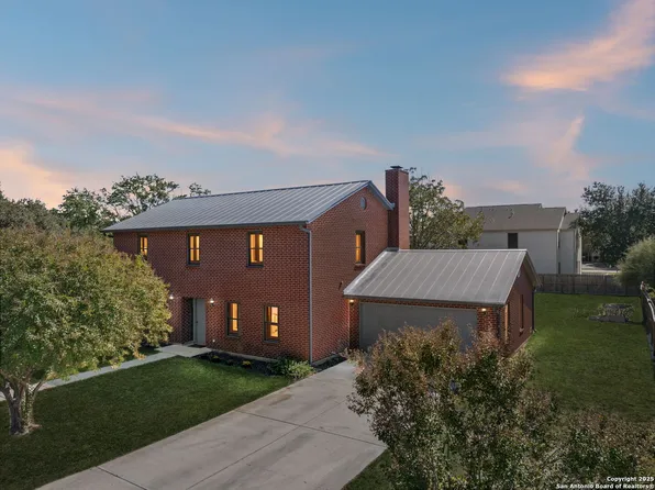 146 Village Path, Castroville, TX 78009