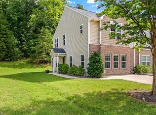 6518 Ashebrook Dr, High Point, NC 27265