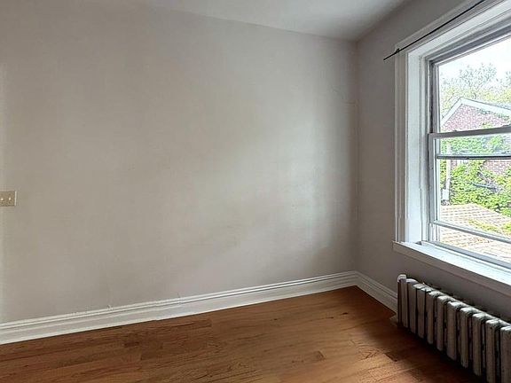 3rd image of 880 E 45th St #Penthouse