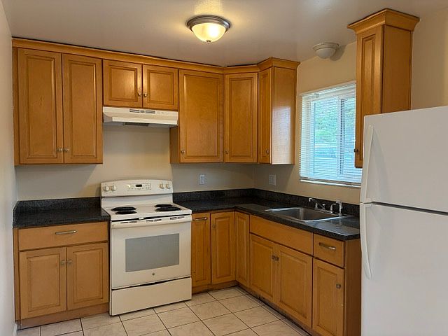 1st image of 1547 Valle Vista Ave #1547