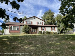 24 Fireside Dr, Red Bank, NJ 07701