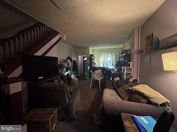 3rd image of 15 E 2nd St