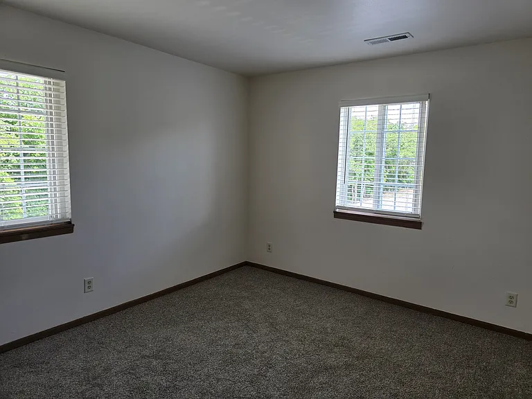 1020 Riverbend Dr #212 — Photo 8