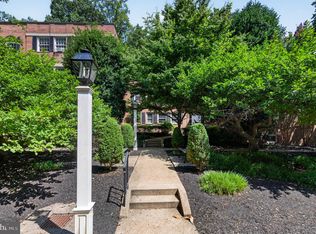 5001 10th St S APT 5, Arlington, VA 22204