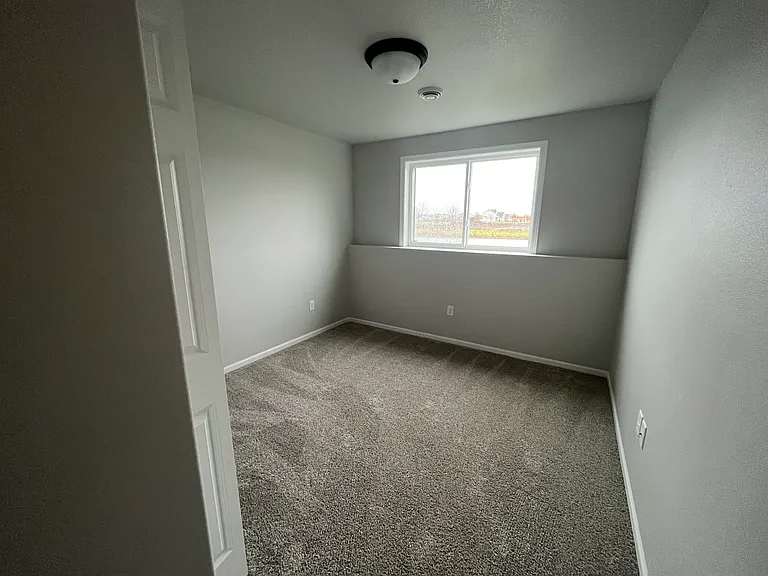 1896 Tobi Ln — Photo 30
