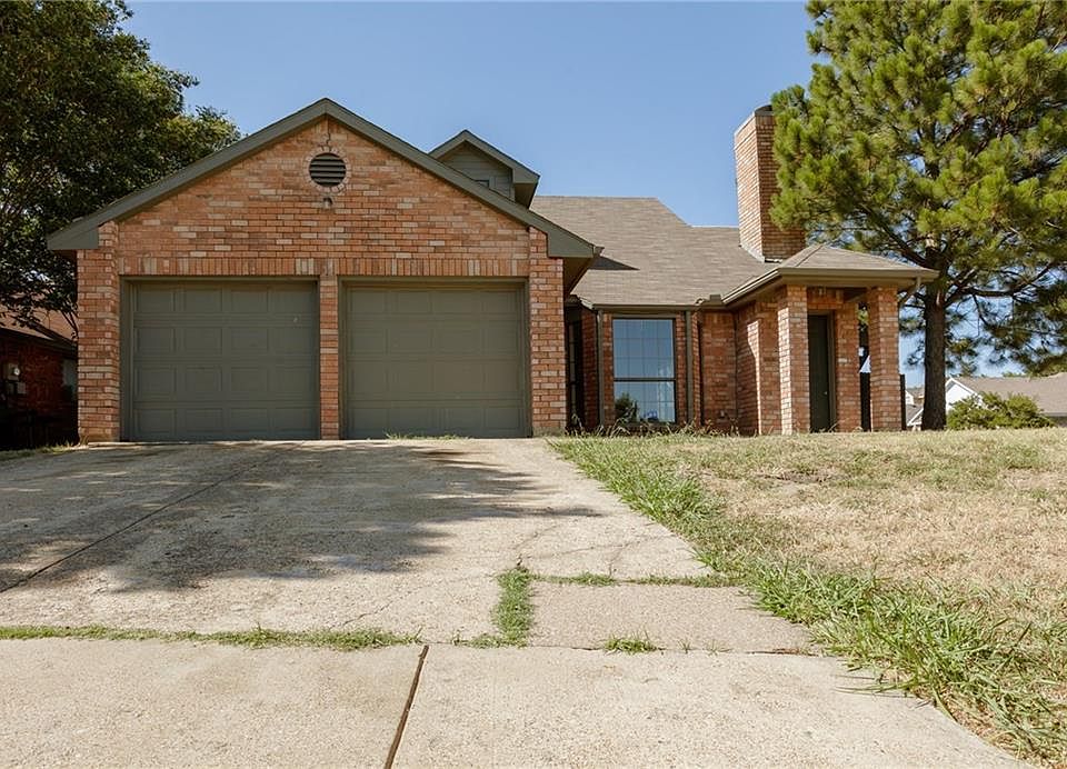 1st image of 317 Ironbark Dr
