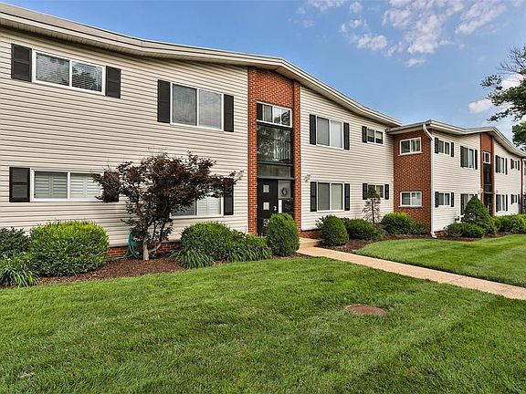 2nd image of 111 E Washington Ave APT 2S