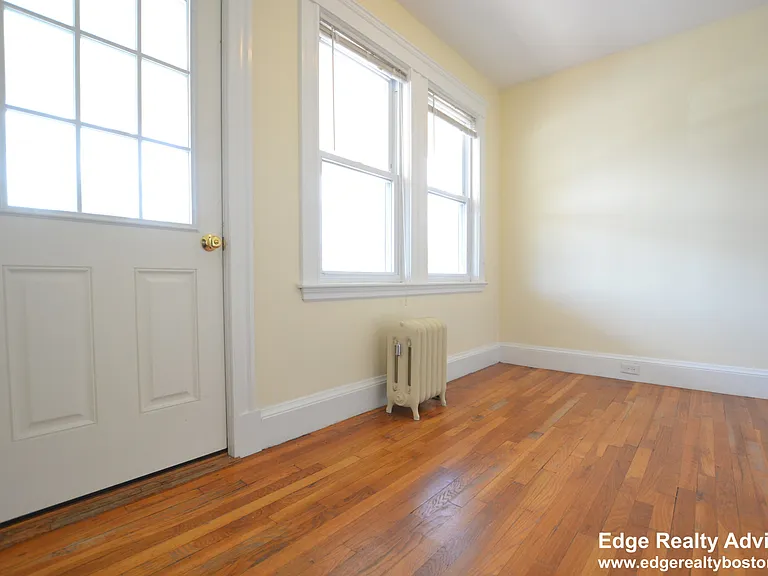 44 Bostonia Ave #2 — Photo 3