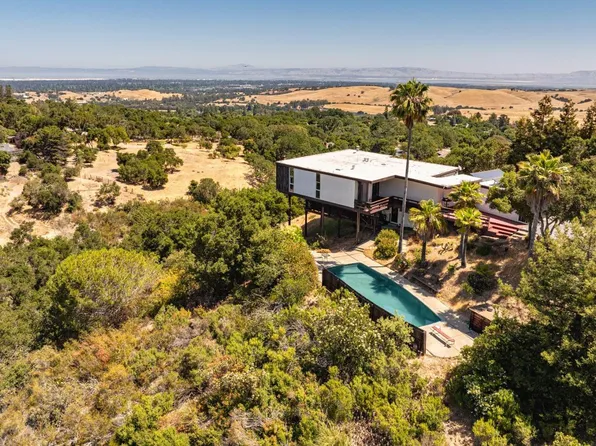 30 Pineridge Way, Portola Valley, CA 94028