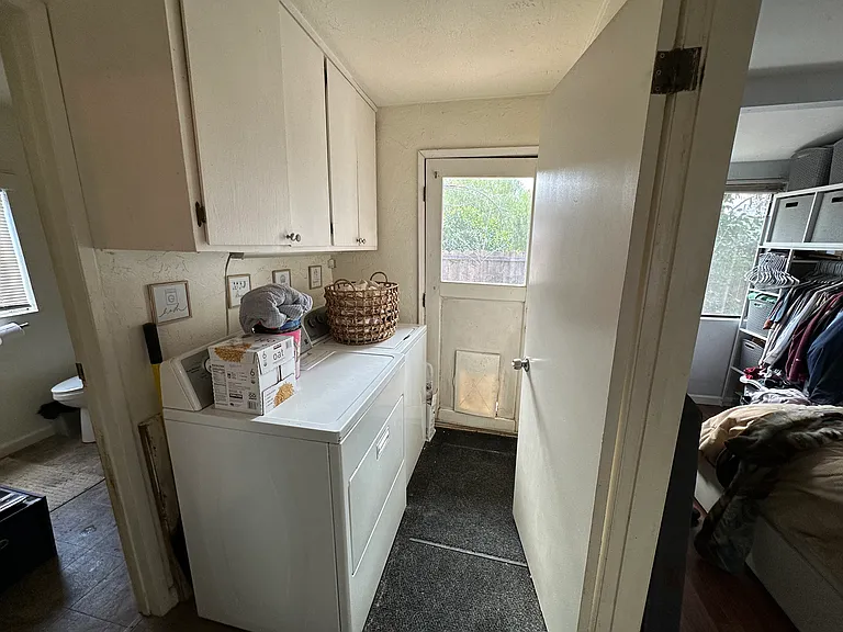 1022 Ivy St — Photo 15