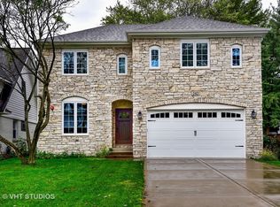 242 Crest Rd, Glen Ellyn, IL 60137