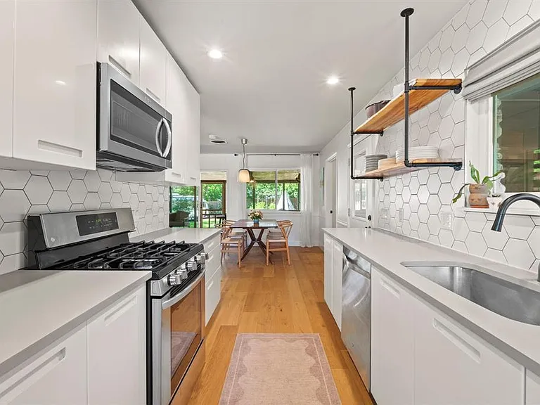 3207 Carol Ann Dr — Photo 15