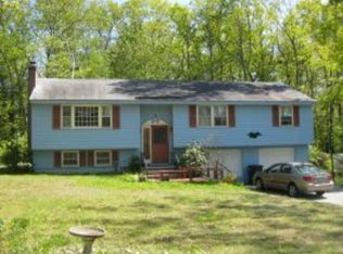 2 London Rd, Derry, NH 03038