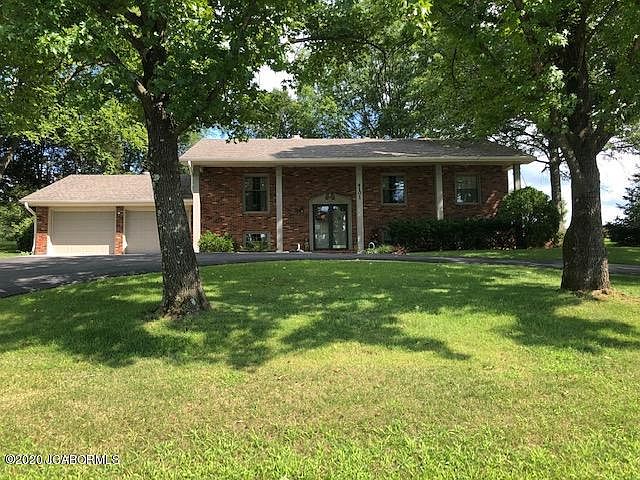 1st image of 4101 Greenbrier Dr