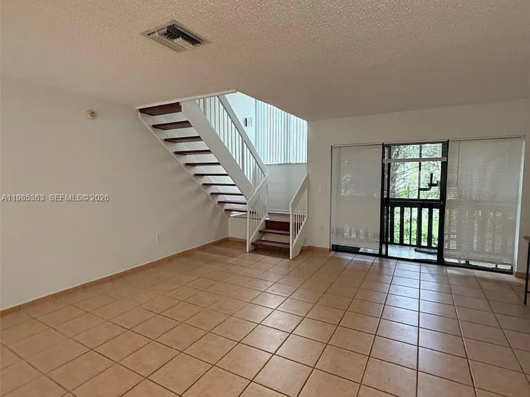 425 W Park Dr #9 — Photo 7