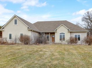 S43W32660 Kettlefield Ct, Waukesha, WI 53189