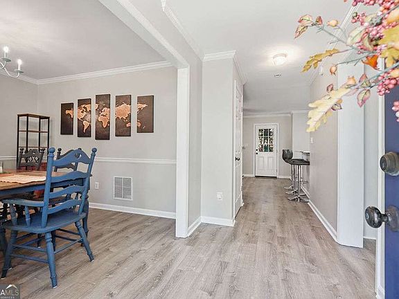 3rd image of 106 Berkeshire Ct