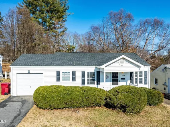 1004 Harding Ave, Johnson City, TN 37604