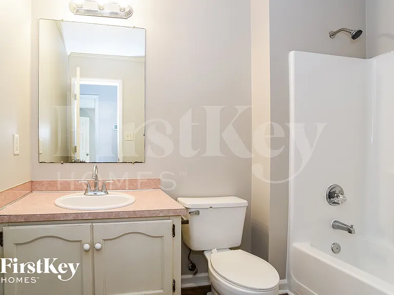814 Dewey St — Photo 16