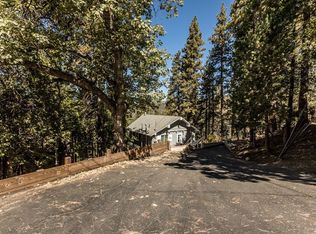 30590 Live Oak Dr, Running Springs Area, CA 92382
