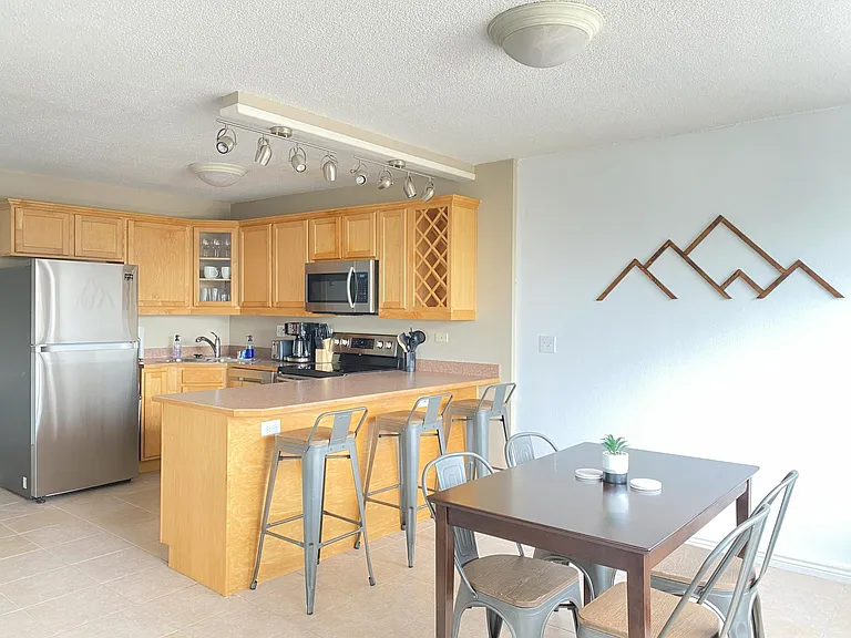 909 Logan St #6G — Photo 11