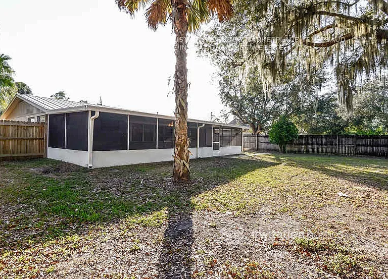 20302 Lorenzo Ave — Photo 15