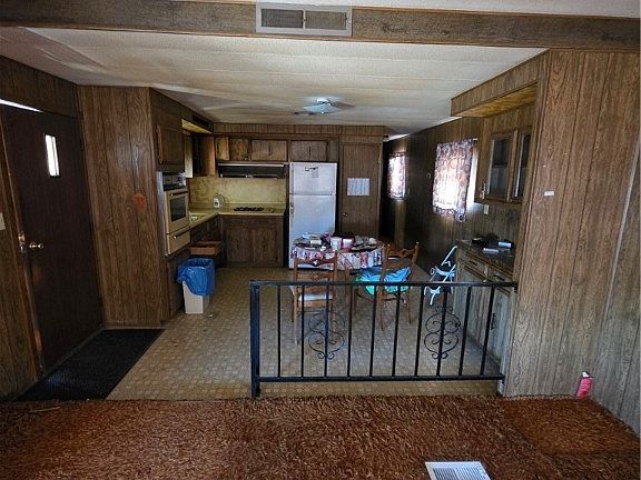 5th image of 6058 Glacier Ave