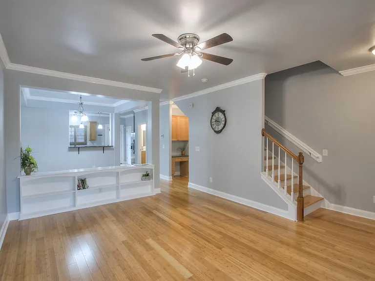 2021 Oak Trail Dr — Photo 4
