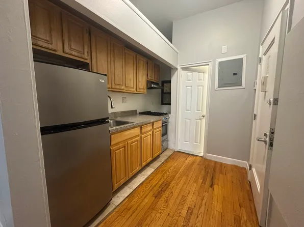 171 East 90th Street 1A image 1 of 11