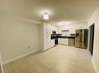 2413 24th Ln, Palm Beach Gardens, FL 33418