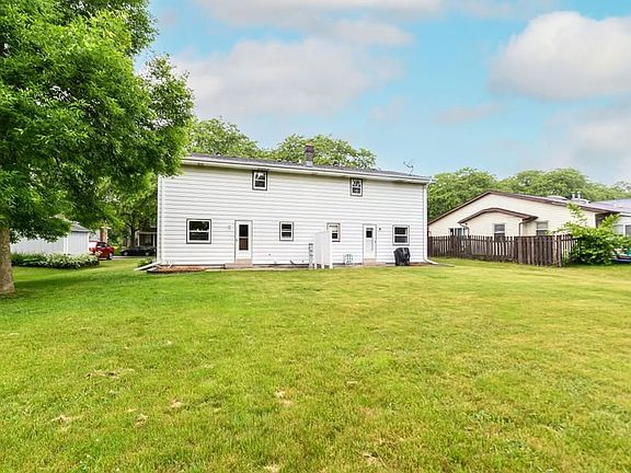 2nd image of 2817 Sussex Ln