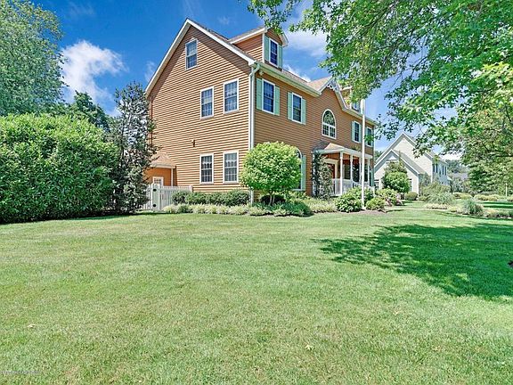 5th image of 2203 Mueller Ln