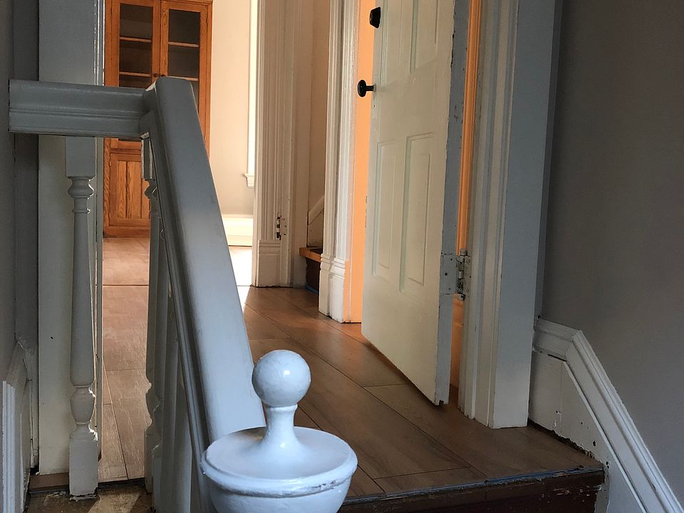 entrance to upper duplex unit