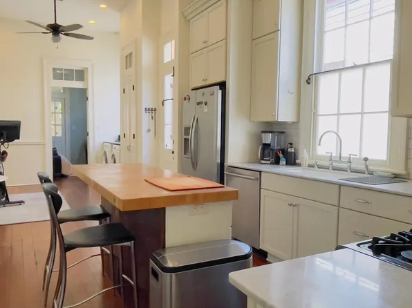 3009 Dauphine St, New Orleans, LA 70117