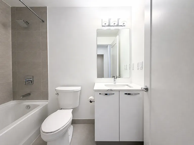 75 James St S #824 — Photo 16