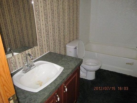 5th image of 406 Railroad St