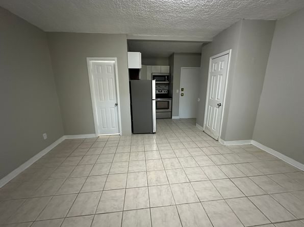 31 Austin St APT 4A