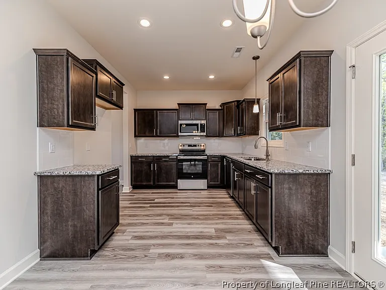 87 Onslow Ct — Photo 12