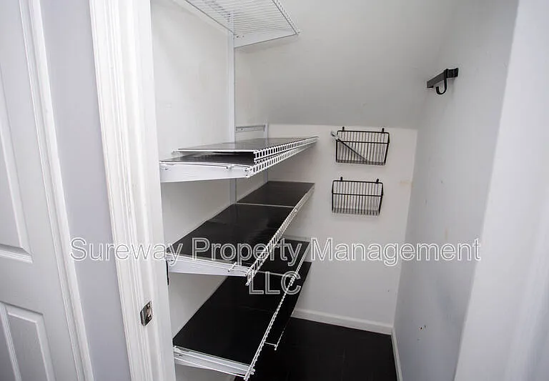 605 Doral Dr — Photo 32