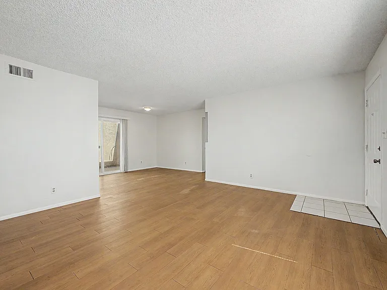 2605 E Lemon St — Photo 6