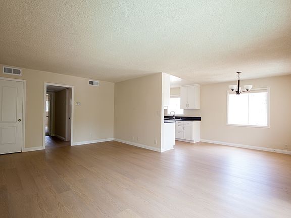 5th image of 5015 Coldwater Canyon Ave APT 10